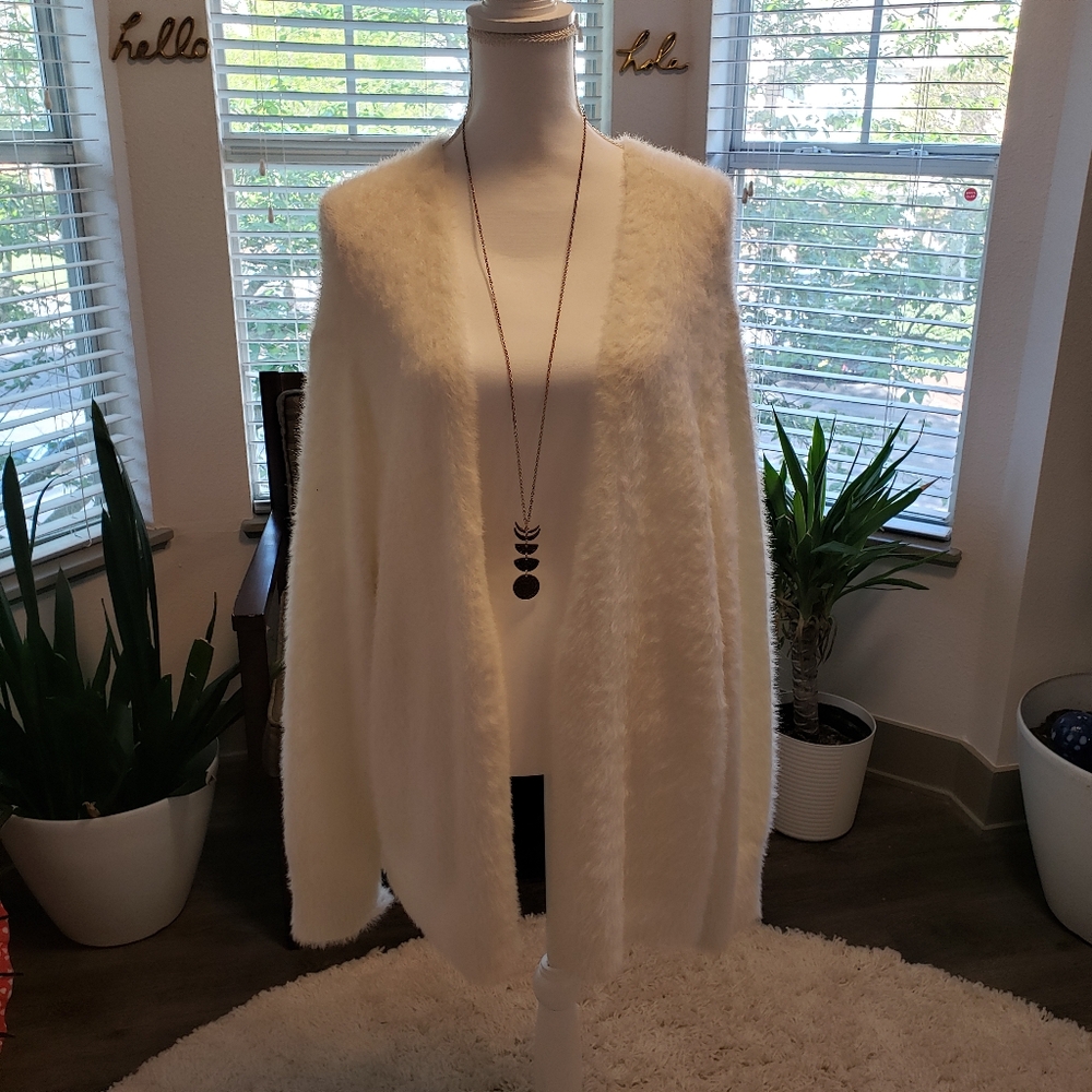 Ava & Viv White Cardigan Sweater